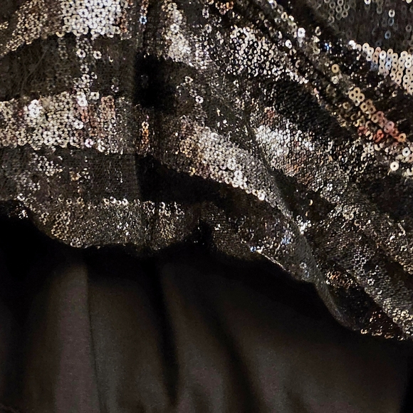 FOREVER womens sequined, silver and black tank top, size medium - Picture 6 of 6